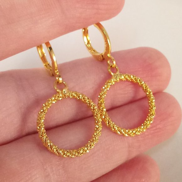 18K Yellow Gold Filled Carved Circle Hoop Dangle Earrings Women's Party Gift - Picture 2 of 2